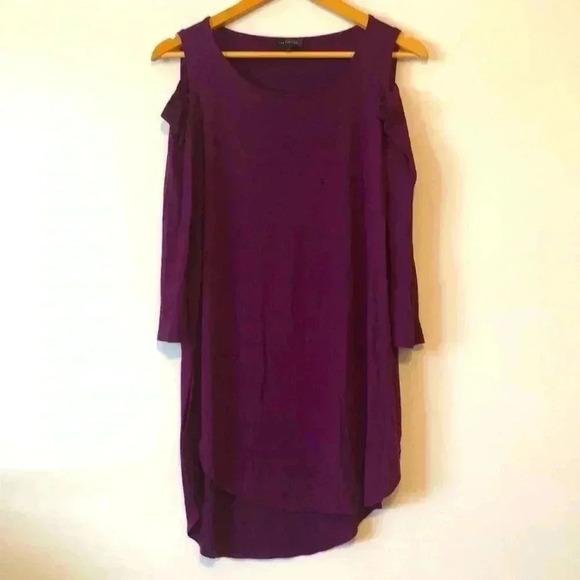 The Limited Cold-Shoulder Curved Hem Tunic Burgundy/Maroon - Picture 1 of 7